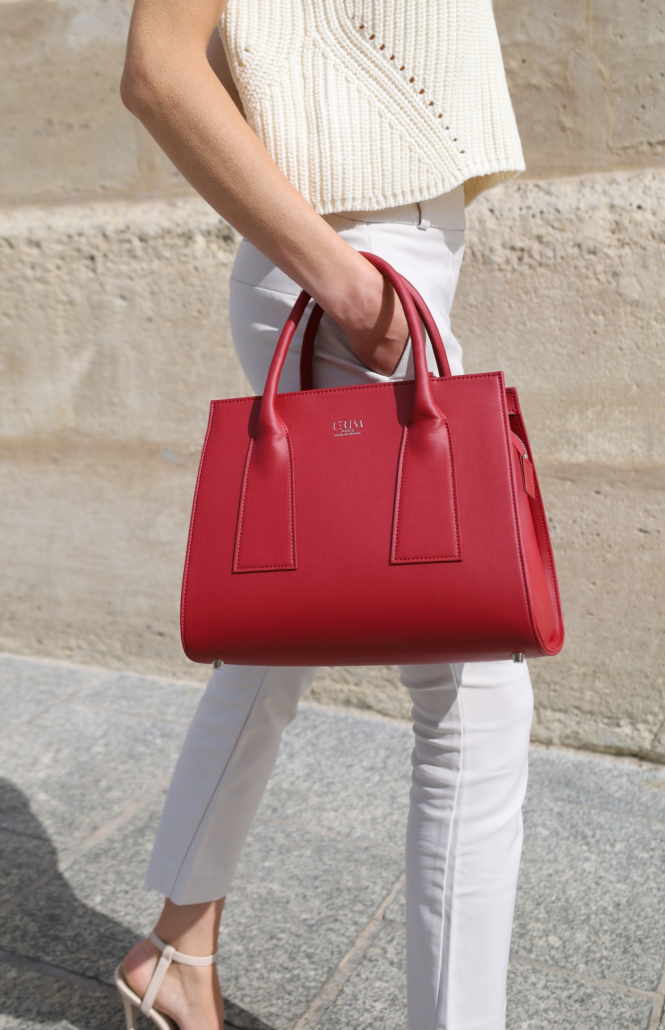 Sac vegan rouge en cuir végétal, fabriqué à la main dans le Tarn